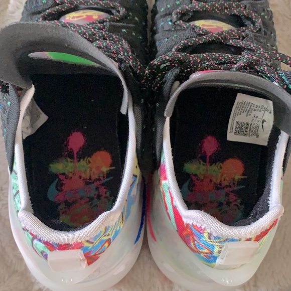 Nike LeBron 18 multi color (GS) - Picture 5 of 7